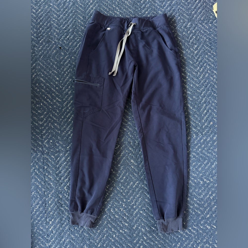 Figs Women’s Zamora Navy Jogger Scrub Pants